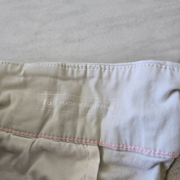 Vineyard Vines 9" Everyday Bermuda Shorts Khaki 16 - Picture 3 of 5